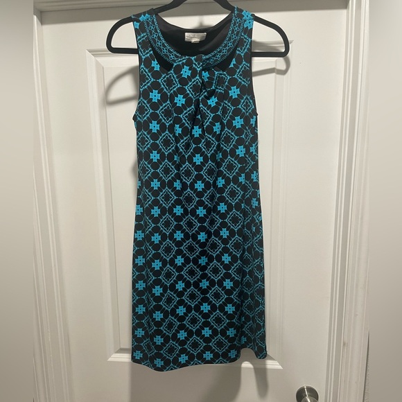 Magnolia Dresses & Skirts - Magnolia Black and Blue Geometric Midi Dress
